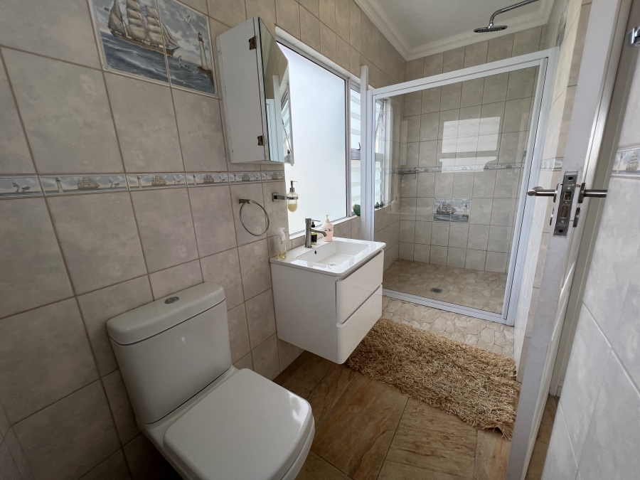 5 Bedroom Property for Sale in Ferreira Town Eastern Cape